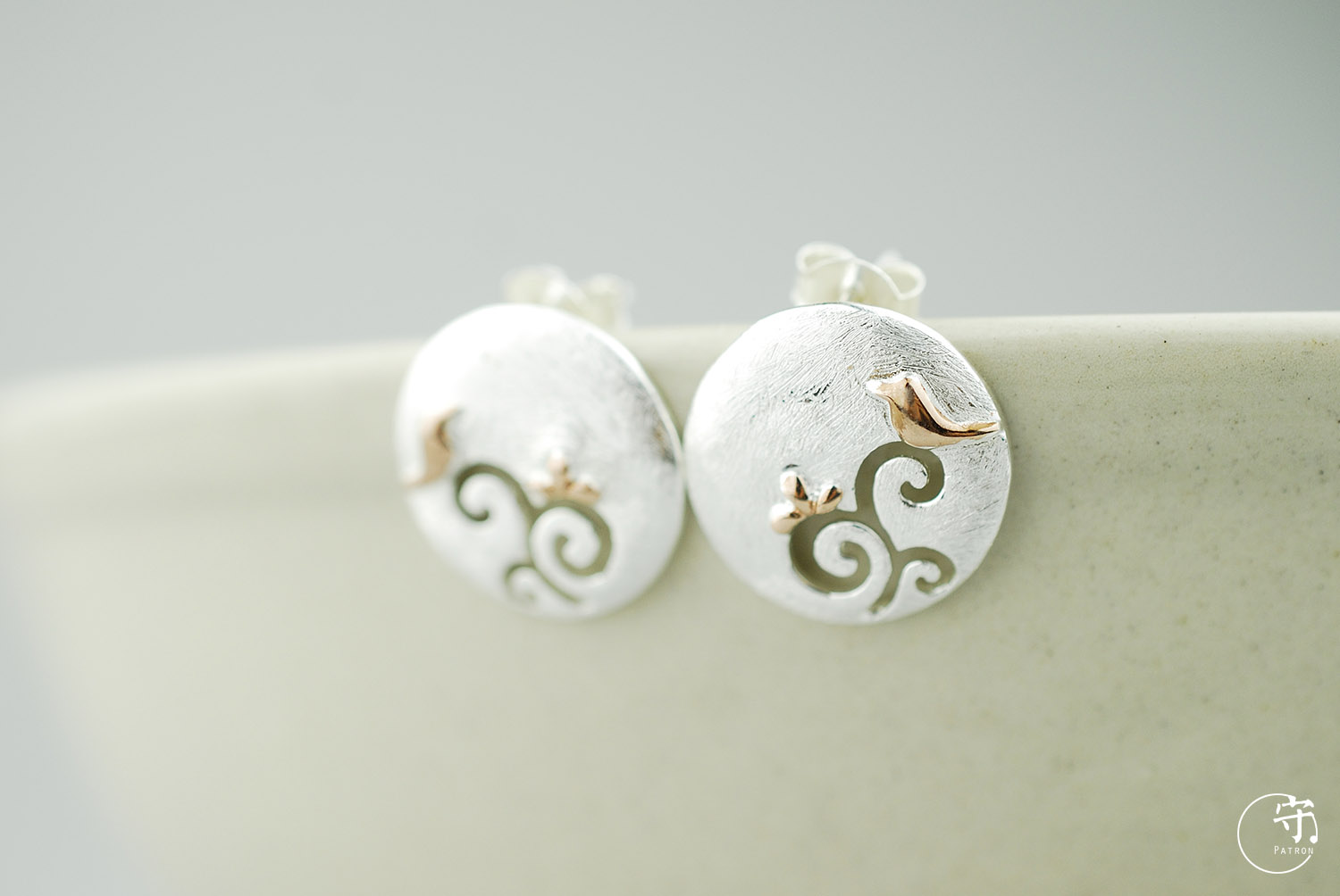 Exclusive Handmade Round Hollow Out Golden Birds on Tree Women 925 Sliver Earrings